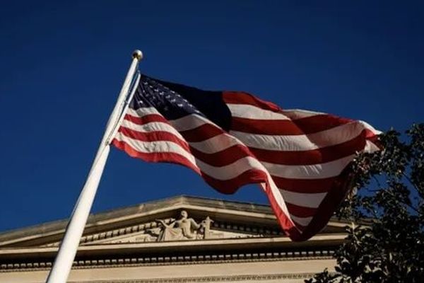 دوه ګوني تابعیت لرونکو ته د امریکا نوی خبرداری: له ایران نه ووځئ