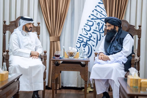 سراج الدین حقاني او د قطر سفیر پر امنیتي همکاریو او له نشهيي توکو سره پر مبارزې غږېدلي