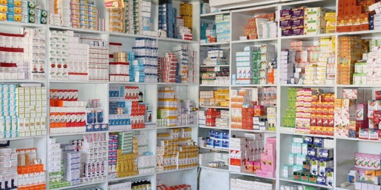 سرچینې: په کابل کې د درملو بیې تر ۷۰ سلنې لوړې شوې دي