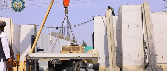 د کورنیو چارو وزارت له قرارګاه د سمنټي موانعو د لرې کولو بهیر