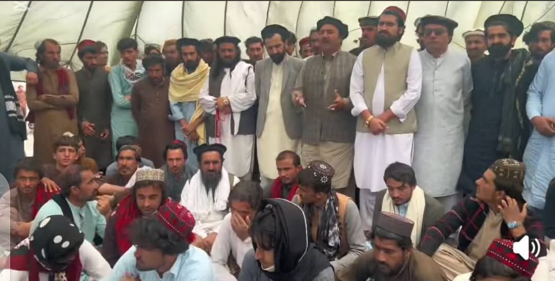 د سویلي وزیرستان اوسېدونکو د واڼه_اعظم ورسک لارې تړل پاتې کېدو په غبرګون لاریون کړی