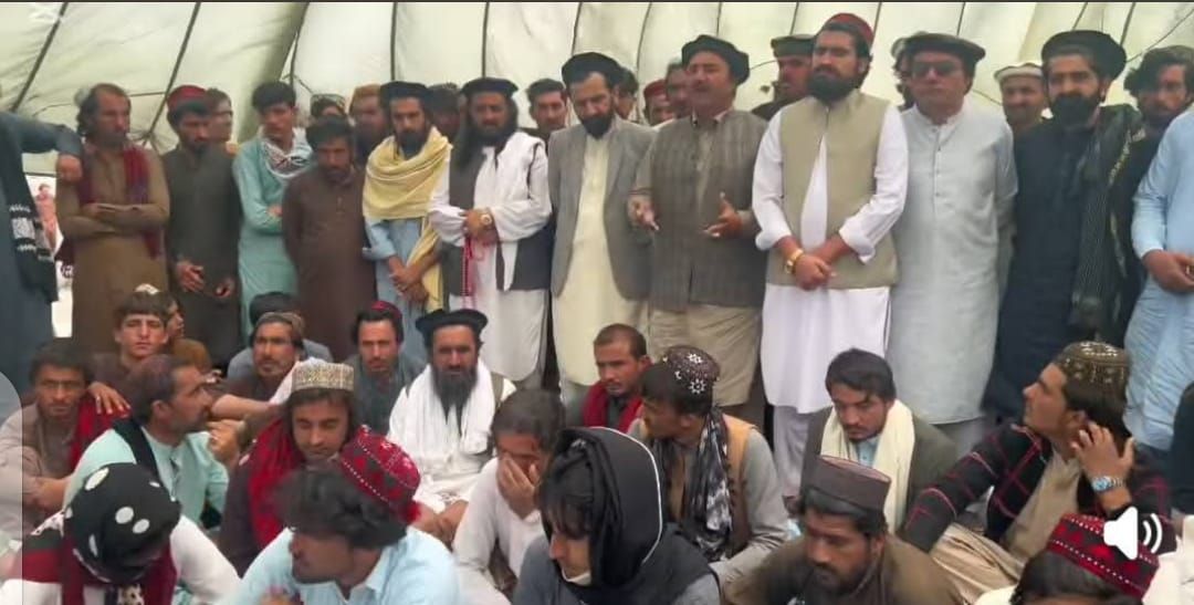 د سویلي وزیرستان اوسېدونکو د واڼه_اعظم ورسک لارې تړل پاتې کېدو په غبرګون لاریون کړی