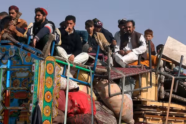 په یوه ورځ؛ له پاکستان او ایران نه تر ۲زره ډېر کډوال افغانستان ته ستانه شوي دي