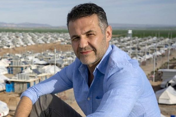 خالد حسینی، نویسنده افغان-امریکایی از طالبان خواست ممنوعیت آموزش دختران را لغو کند