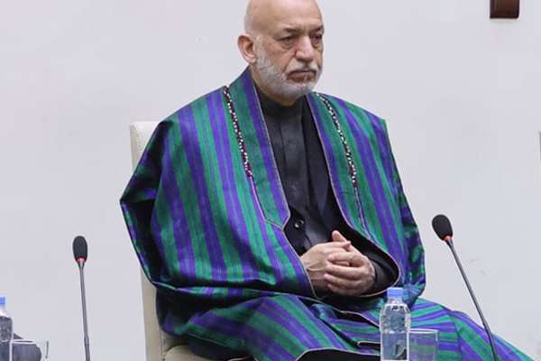 حامد کرزی میگوید مسئله حقوق زنان، راه مشروعیت طالبان را بسته است
