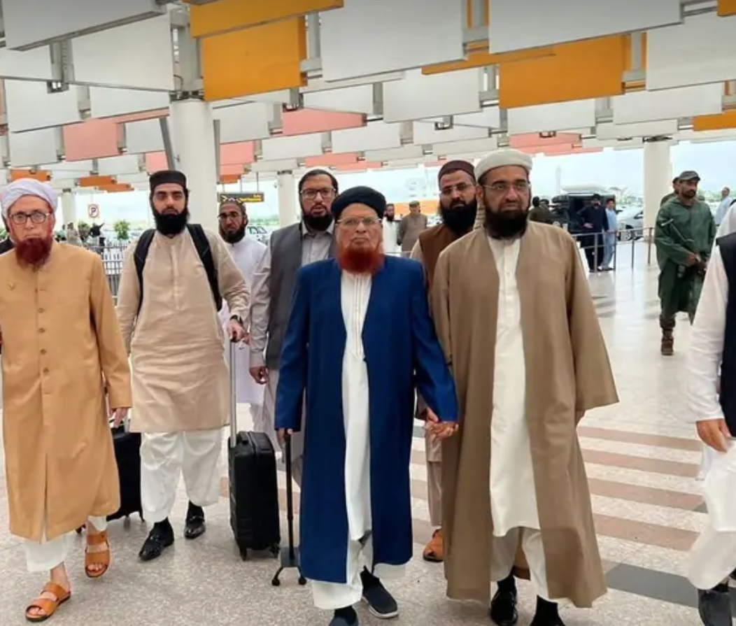 Gave Wife’s Example to Convince Taliban to Reopen Girls' Schools, Says Pakistani Cleric