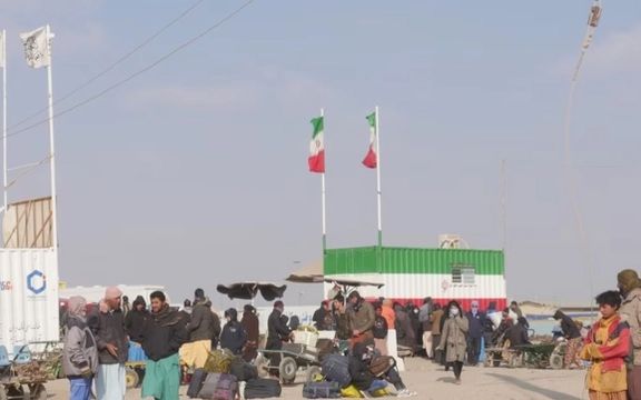 مقام ایرانی از بازداشت ۳۸ مهاجر افغان در شهرستان قشم خبر داد