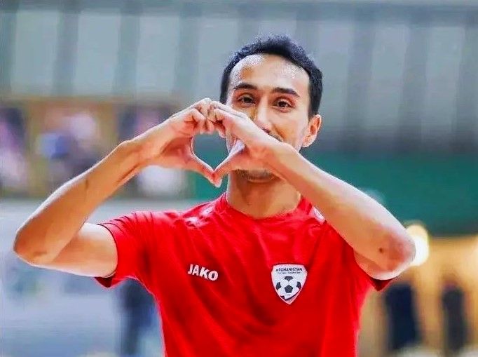 نوروزی در گفت‌وگو با سایت فیفا: افغانستان برای صعود از گروه و قهرمانی جهان تلاش می‌کند