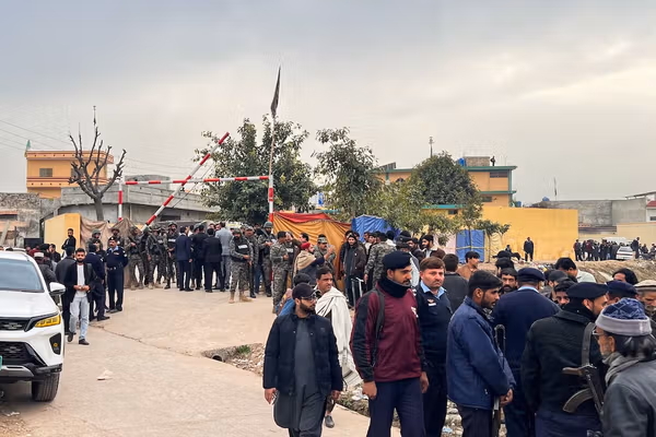 د پاکستان دفاع وزیر: بریدګر ځانمرګی و او افغانستان ته یې تګ راتګ درلود