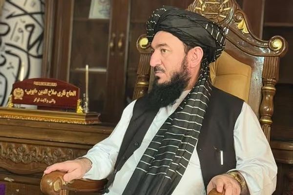 د طالبانو ازبک قومندان: لومړني څه مې چې په ارګ کې ولیدل هغه د اشرف غني پګړۍ، چپن او کتاب و