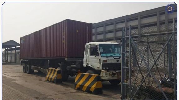 د طالبانو د سوداګرۍ وزارت: د کراچۍ له بندر څخه د افغان سوداګرو ۳۰۰۰ کانټینرونو خلاص شول