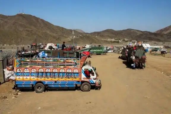 تېره ورځ له ایران او پاکستان نه تر یو نیم زر ډېر کډوال جبري افغانستان ته ستانه شوي