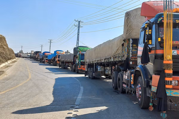 مقام ایرانی: رقبای جهانی در حال تصاحب بازار افغانستاناند