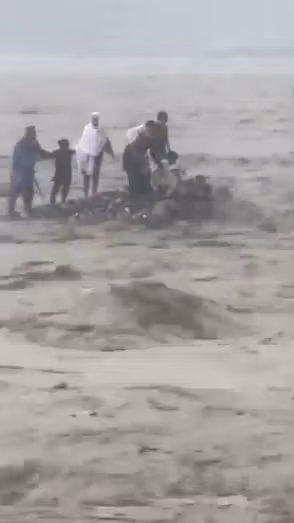 دستکم ۱۶ نفر در پی جاری شدن سیل در رودخانه سوات پاکستان ناپدید شدند