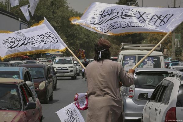 طالباني بندیزونو سره مخ افغانستان؛ پر کابل واکمن ادعا لري چې محبوبیت یې ډېر شوی