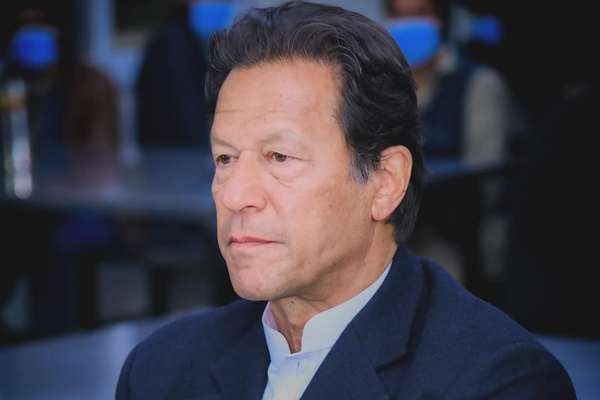 عمران خان: عاصیم منیر زما د ماتېدو لپاره ما او مېرمن مې ذهني شکنجه کوي