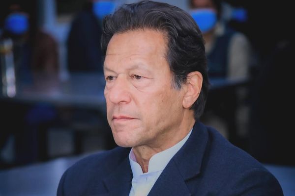 عمران خان: عاصیم منیر زما د ماتېدو لپاره ما او مېرمن مې ذهني شکنجه کوي