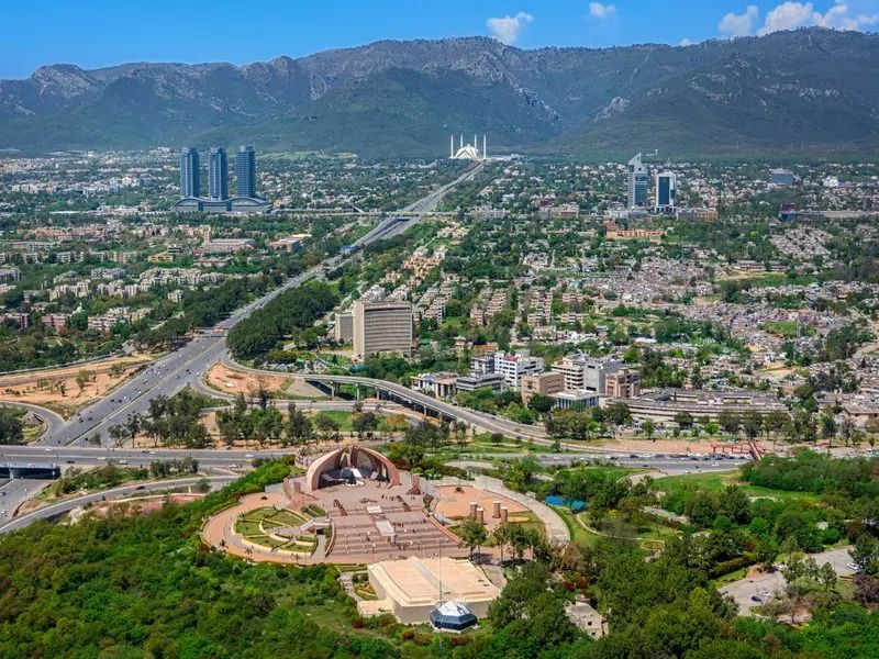 پاکستان طرح صدور ویزای رایگان به شهروندان ۱۲۶ کشور جهان را تصویب کرد