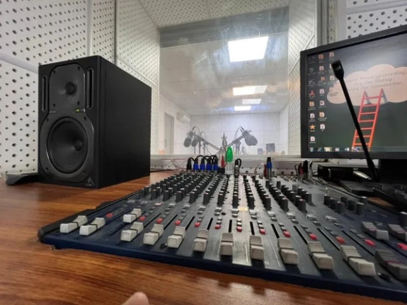 د راډیو نړۍواله ورځ؛ یونسکو وایي مصنوعي ځیرکتیا د راډیو د پیاوړتیا وسیله ده