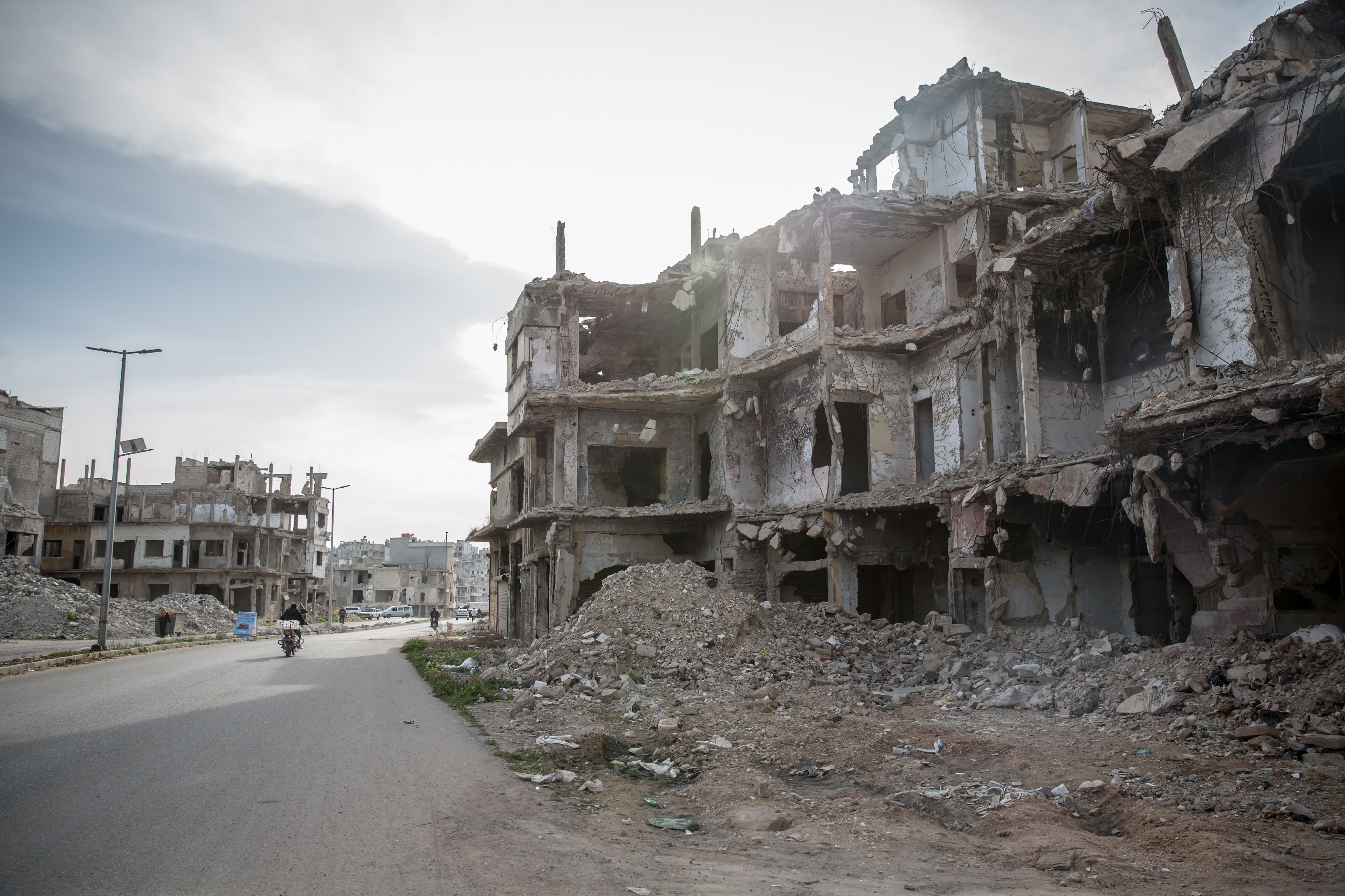 ارتش سوریه در پاسخ به حمله توپخانه‌ای حزب‌الله به حمص، این گروه را در لبنان هدف قرار داد