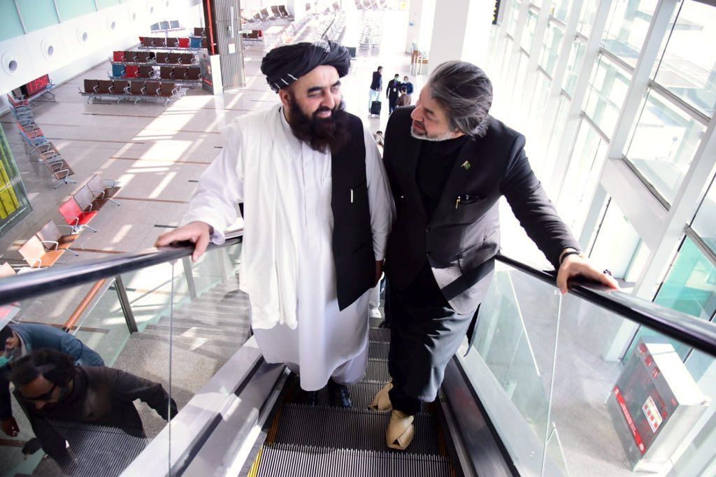 پاسخ وزیر خارجه طالبان به حامد کرزی؛ امیرخان متقی می‌گوید سخنان عمران خان توهین‌آمیز نبود 