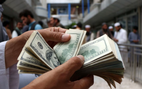 شننه؛ طالبانو ولې د افغان صرافانو پر کار بندیز لګولی؟