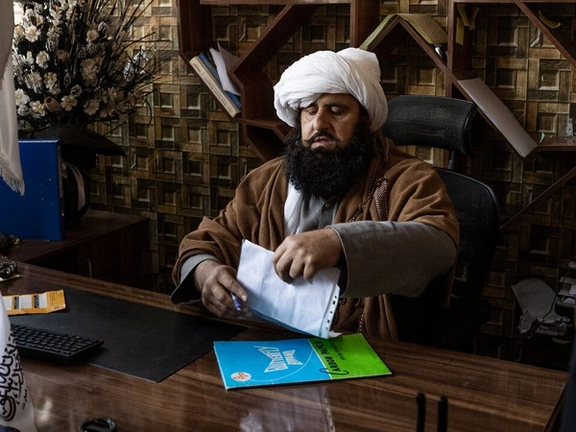 نیویورک تایمز: طالبان کارمندان خود را از پاکستان میآورد