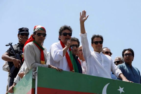 عمران خان از هوادارانش خواست برای راهپیمایی طولانی آماده شوند