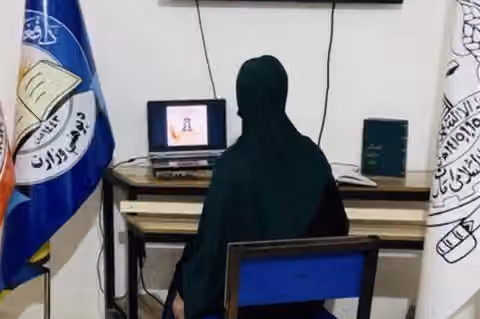 مجله فرهنگی «دوشیزه»؛ پناهی برای قلم و هنر دختران افغانستان