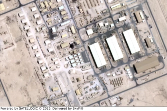 تصویر ماهوارهای گرفتهشده در ۲۴ جون توسط شرکت امریکایی Satellogic که به دست ایراناینترنشنال رسیده، نشان میدهد که همان گنبد ژئودزیک به لکهای سوخته و سیاه تبدیل شده است.