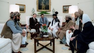 ۳۵ سالگی خروج ارتش سرخ؛
این پیروزی 'جهاد' افغانستان بود یا 'انتقام' امریکا از شوروی؟