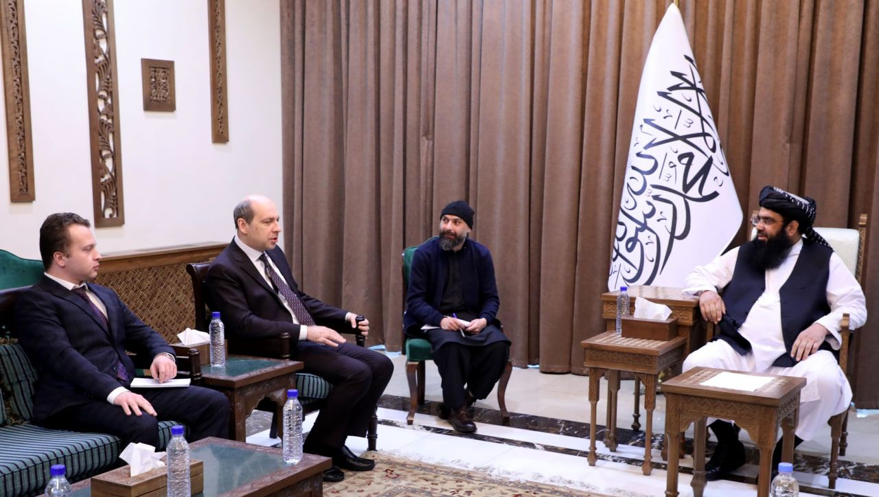 طالبان: سفیر روسیه خواهان آزادسازی دارایی‌های افغانستان شده است