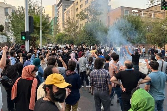 د ایران په لاریونونو کې تر دې مهاله لږ تر لږه ۱۶ کسان وژل شوي