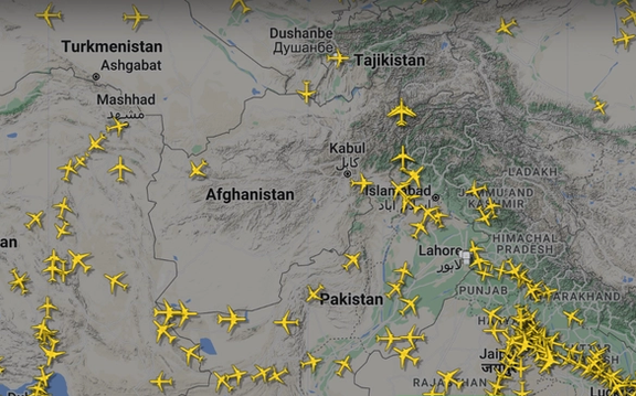 طالبان: روزانه بیش از صد هواپیما از فضای افغانستان عبور میکند