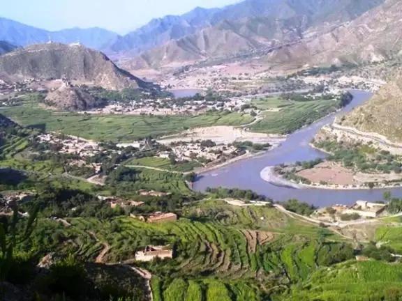 طالبان می‌گوید سه کودک در لغمان براثر انفجار یک «سرگلوله» جان باختند