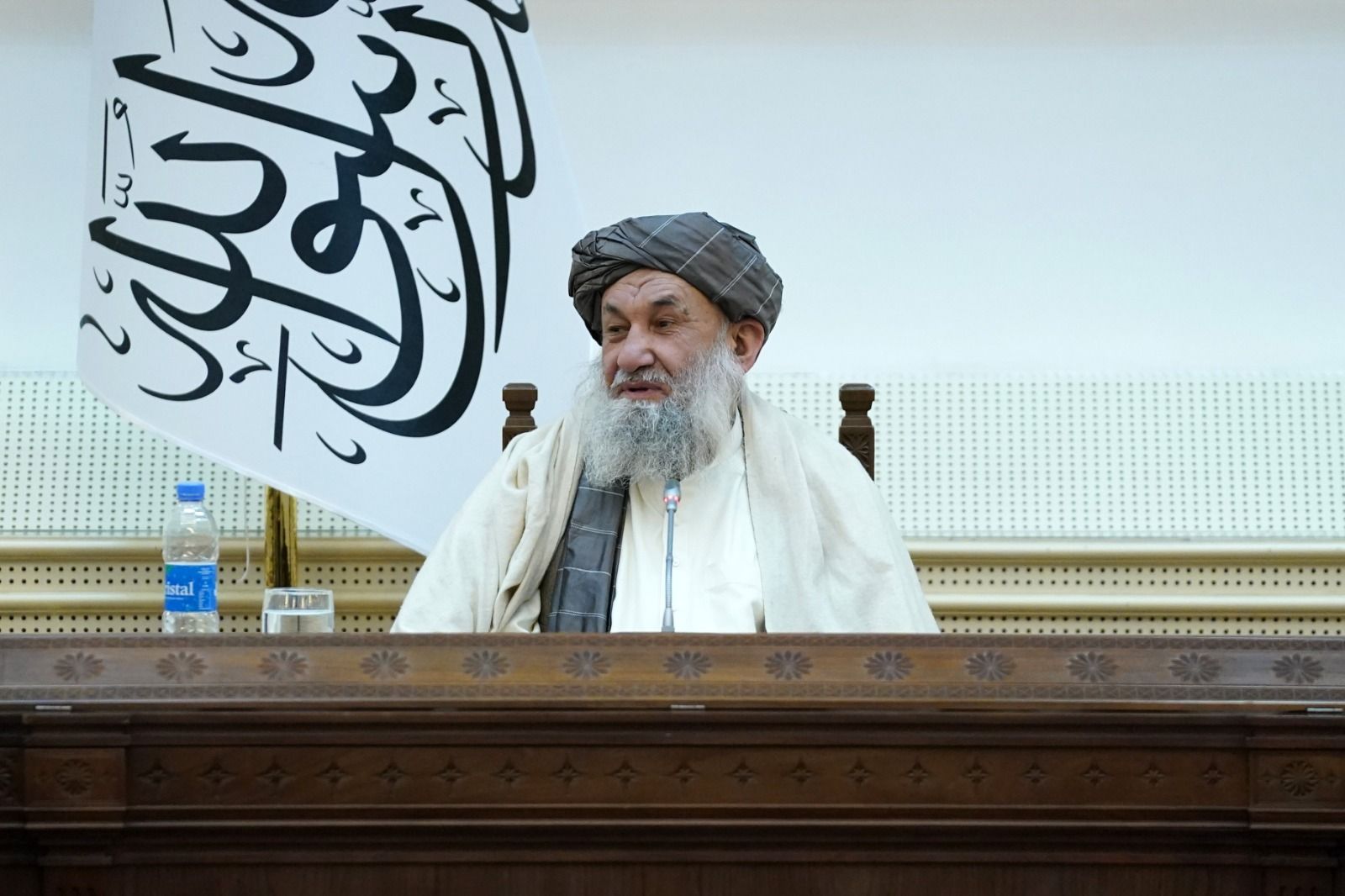 ملا حسن آخند از مردم خواست از نظام طالبان حمایت کنند