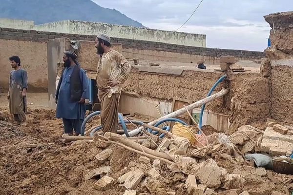 په کابل کې د تېرې شپې زلزلې له امله ۱۲ کسان مړه او ۲ نور ټپیان شوي دي