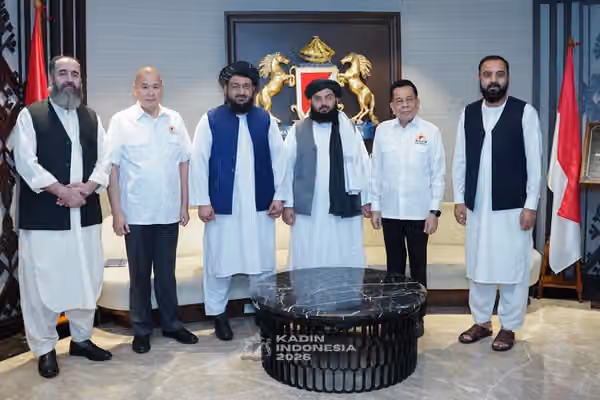 طالب او اندونیزیايي چارواکي د اقتصادي اړیکو او سوداګرۍ پر پراختیا غږېدلي