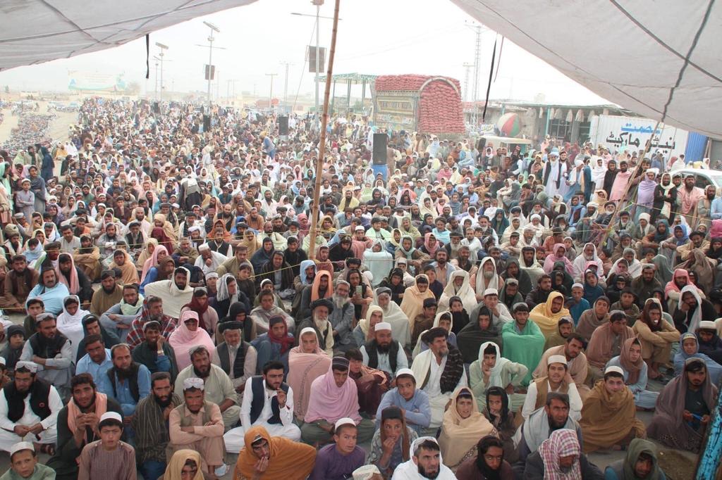 چمن کې پرلت وال: که مو غوښتنې و نه منل شي، چمن کې به دولتي ادارې او کارکونکي بند کړو