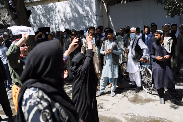 برنده نوبل صلح: زنان در به دست آوردن حقوق خود در افغانستان تنها هستند