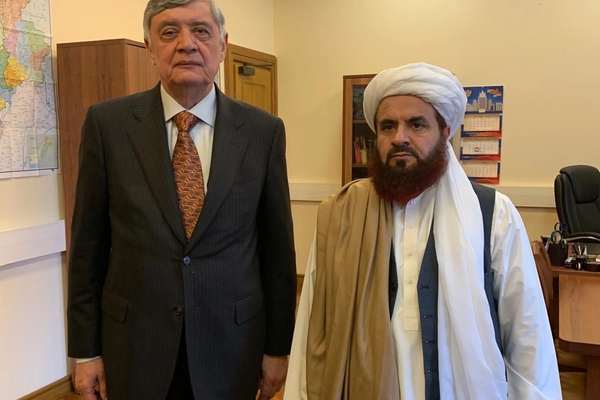 مسکو کې د طالبانو سفیر د روسیې د ولسمشر له استازي ضمیر کابلوف سره کتلي