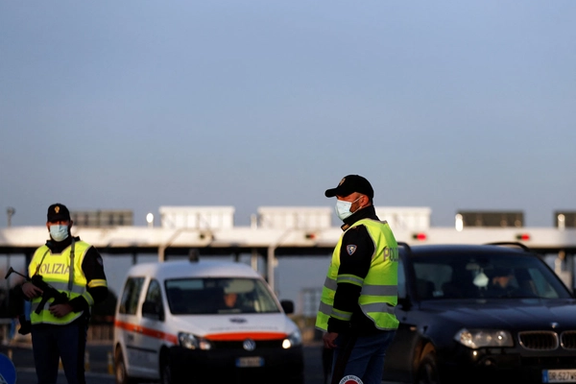 ایټالیا کې د چینایي مافیا پر ضد عملیاتو کې۱۳ کسان نیول شوي