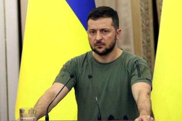 زیلنسکي: د روسیې پر تېلو بندیزونه کمول جګړه اوږدوي