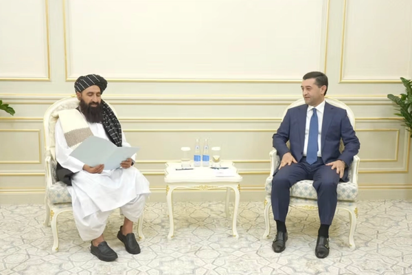 Uzbek FM Meets Taliban Envoy To Discuss Bilateral Cooperation
