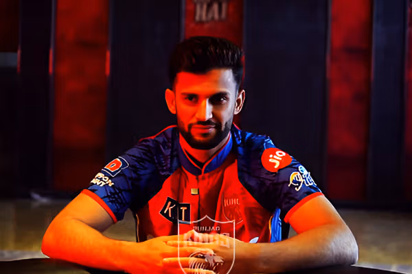 عظمتالله عمرزی، ستاره کریکت افغانستان به جمع بازیکنان باشگاه پنجاب کینگز پیوست