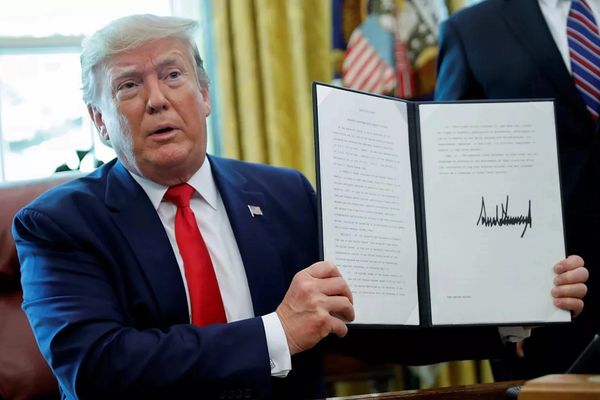 ټرمپ د امریکا دفاع وزارت نوم «جګړې وزارت» ته بدل کړ