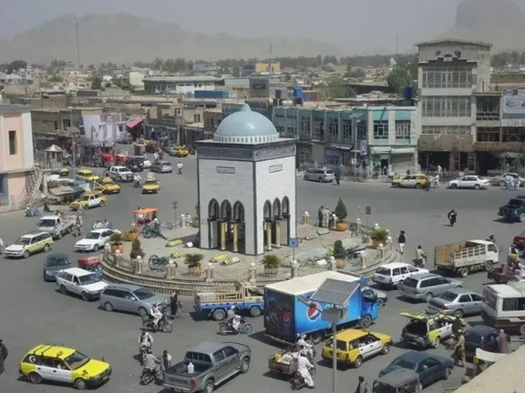 پخواني ولسمشر حامد کرزي او عبدالله عبدالله د کندهار ځانمرګی برید وغانده