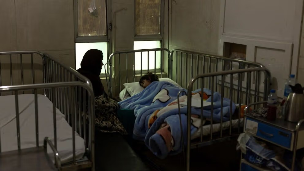 المقرر الأممي لحقوق الإنسان: النساء الأفغانيات يواجهن عقبات في الوصول إلى الخدمات الصحية