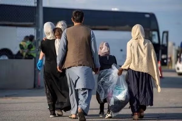 ریچارد بنت از کشورهای مهاجرپذیر خواست زمینه اسکان مجدد پناهجویان افغان را فراهم کنند