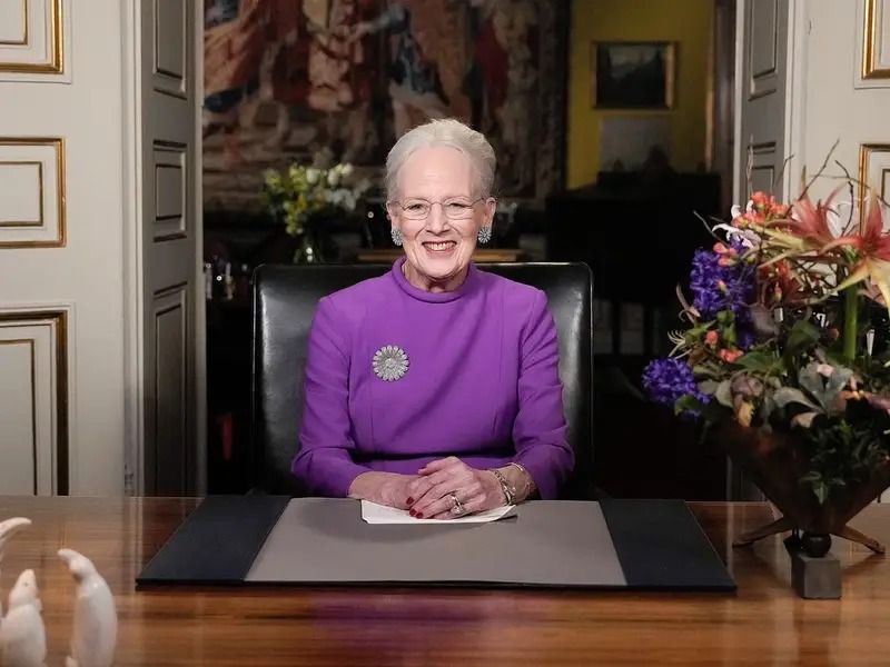 ملکه دانمارک پس از ۵۲ سال از قدرت کناره‌گیری می‌کند